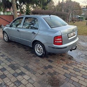 Skoda Fabia (3 foto / 7)