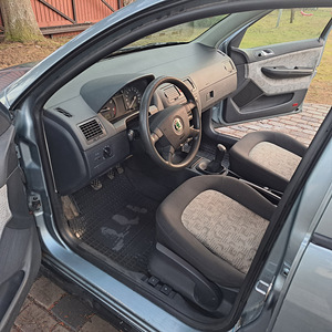 Skoda Fabia (6 foto / 7)