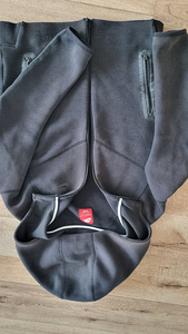 Nike dressipluus (1 foto / 3)