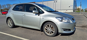 Toyota Auris (4 foto / 9)