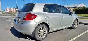 Toyota Auris (6 foto / 9)