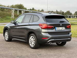 BMW X1 sDrive 18i (5 foto / 15)
