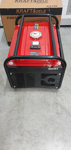 Bensiinigeneraator 2,8Kw,220V/380V/12V.Uus (5 foto / 7)