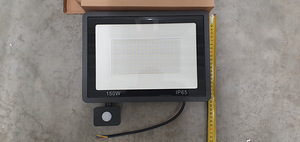 LED Prožektor 150W liikumisanduriga (1 foto / 2)