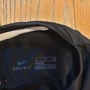 Nike poiste spordisärk (3 foto / 5)