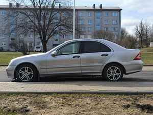 MERCEDES-BENZ C 200 CDI (7 foto / 12)