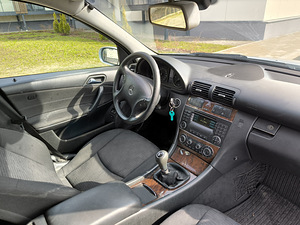 MERCEDES-BENZ C 200 CDI (8 foto / 12)