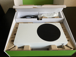Xbox Series S (2 foto / 6)