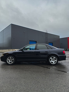 Audi A4 B5 (sedaan) 1.8T 110kW 2000a (3 foto / 10)