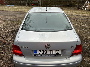 Volkswagen Bora V5 2.3 (2 foto / 7)
