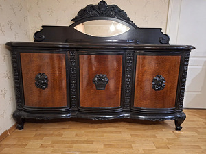 Продам сервант из массива дерева (антик, дуб) (2 фото из 2)