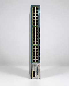 Cisco Catalyst 48 pordiga võrgulüliti / switch (1 foto / 2)