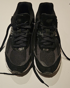 New Balance 2002 Black 42.5 (2 foto / 3)