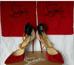 Christian Louboutin (1 foto / 2)