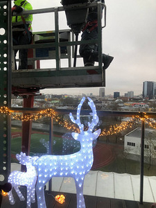 2 LED-valgustusega hirve (60 ja 105 cm) õues kasutamiseks (2 foto / 4)