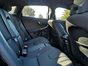 Volvo V40 Cross Country 2.0 88kW (7 foto / 9)