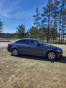 BMW E90 320d 120kw 2006 (2 foto / 6)