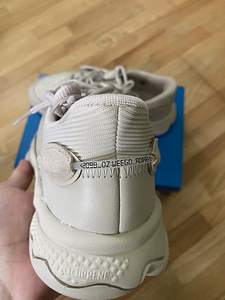 Adidas ozweego, 43 1/3, - 80€ new,box a little bit damaged (5 foto / 5)