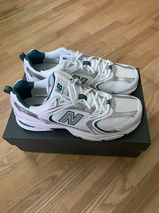 New balance 530, 44. - 100€ new, box a little damaged (6 foto / 6)