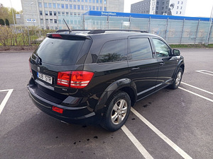 Dodge Journey. Jõuline mahtuniversaal maasturi välimusega! (4 foto / 14)