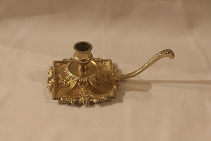 Myrtle Friebergi luksuslik disain alus küünlale. 24K gold (1 foto / 3)