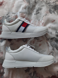 TOMMY JEANS TECHNICAL FLEXI TOSSUD (10 foto / 10)