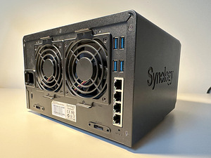 Synology DS1515+ (2 фото из 2)