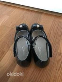 Лаковые туфли для девочек, размер 35 (21,5 см). В очень хорошем состоянии (фото #3)