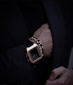 Apple Watch Golden Concept Series 7 GPS + Cellular 45mm (1 foto / 3)