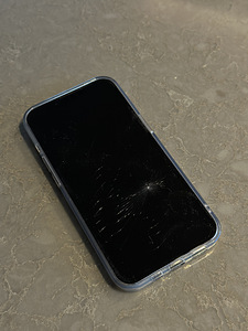iPhone 13 Pro 256 ГБ Разбитое стекло (1 фото из 3)
