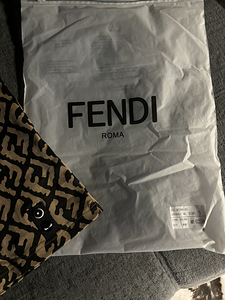 Fendi t-särk L-XL (4 foto / 5)
