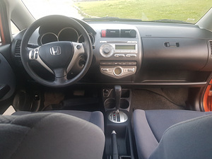 Honda Jazz-1.3(61kw)avt. (5 foto / 10)