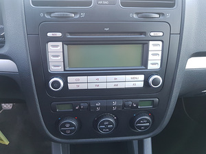 VW GOLF UNITED-1.6(75kw) (4 foto / 10)