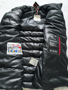 Moncler, uus. XL(L) (3 foto / 3)