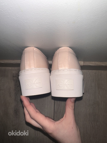 Müün Calvin Klein Jeansi tossud, roosad, suurus 37.