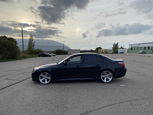 BMW 525d 145kw 2007a (5 foto / 8)