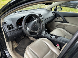 M/V Toyota Avensis 2.2d 110kw ÜV 04.2025 (12 foto / 13)