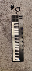 Продается MIDI клавиатура Alesis VI61 (2 фото из 2)