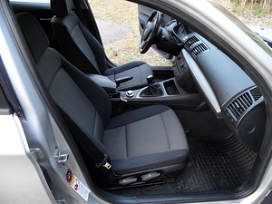 BMW 118i 95kW 2.0 мануал 2005 (13 фото из 15)