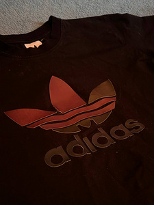 Adidas oversized T-särk (1 foto / 4)