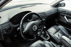 Volkswagen Golf 1.9 170kW (5 foto / 7)