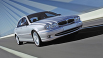 JAGUAR X-TYPE 2495 cm³ 144 kW Bensiin, 2015
