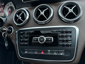 Mercedes-Benz A 180 (15 foto / 15)