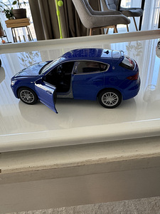 Lasteauto Maserati Levante (mudel) (2 foto / 8)