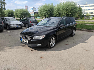 Volvo V70 (1 фото из 14)