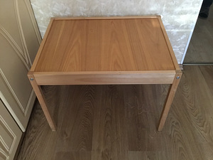 Laste puidust laud (1 foto / 8)