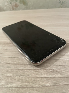 iPhone 11 pro starlight 128gb VARUOSADEKS (5 foto / 6)
