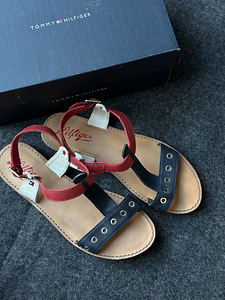 Tommy Hilfiger Sandaalid (4 foto / 4)