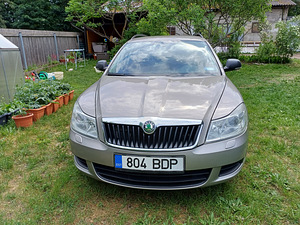 Продается Škoda Octavia (3 фото из 15)