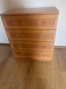 Myydään kaunis hyväkuntoinen lipasto